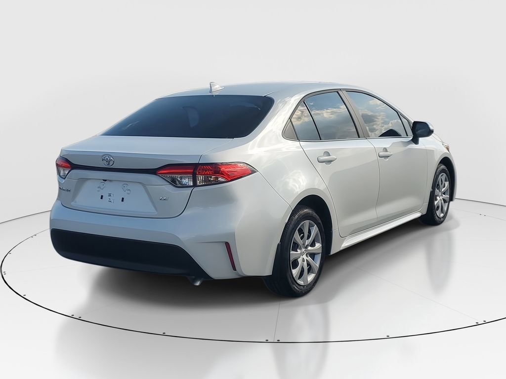 Used 2025 Toyota Corolla LE image 7