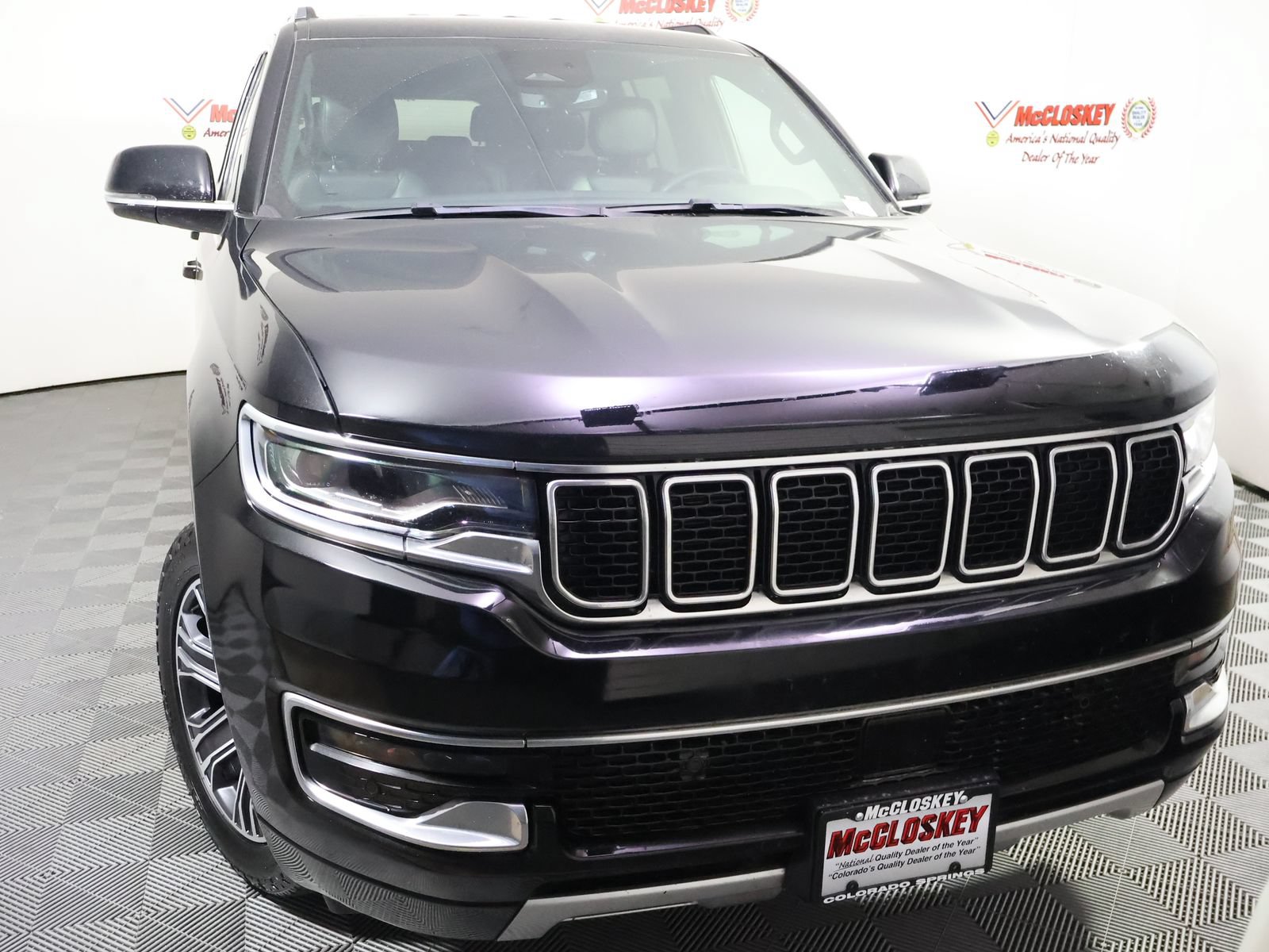 Used 2023 Jeep Wagoneer L Series II AWD/4WD image 13