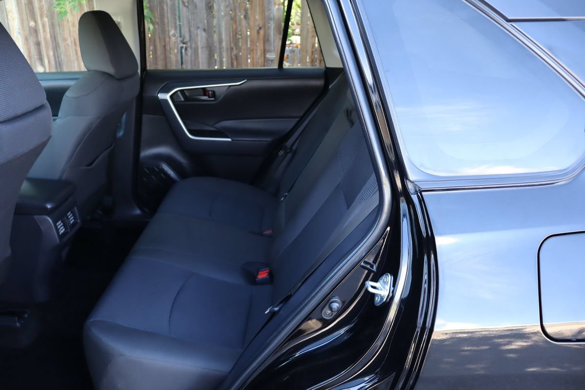 Used 2025 Toyota RAV4 LE AWD/4WD image 20