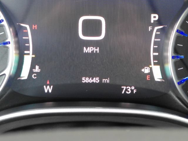 Used 2025 Chrysler Pacifica Select FWD image 42