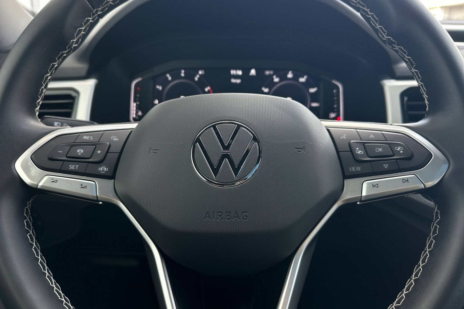 Used 2023 Volkswagen Atlas Cross Sport SE w/ Panoramic Sunroof Package AWD/4WD image 23