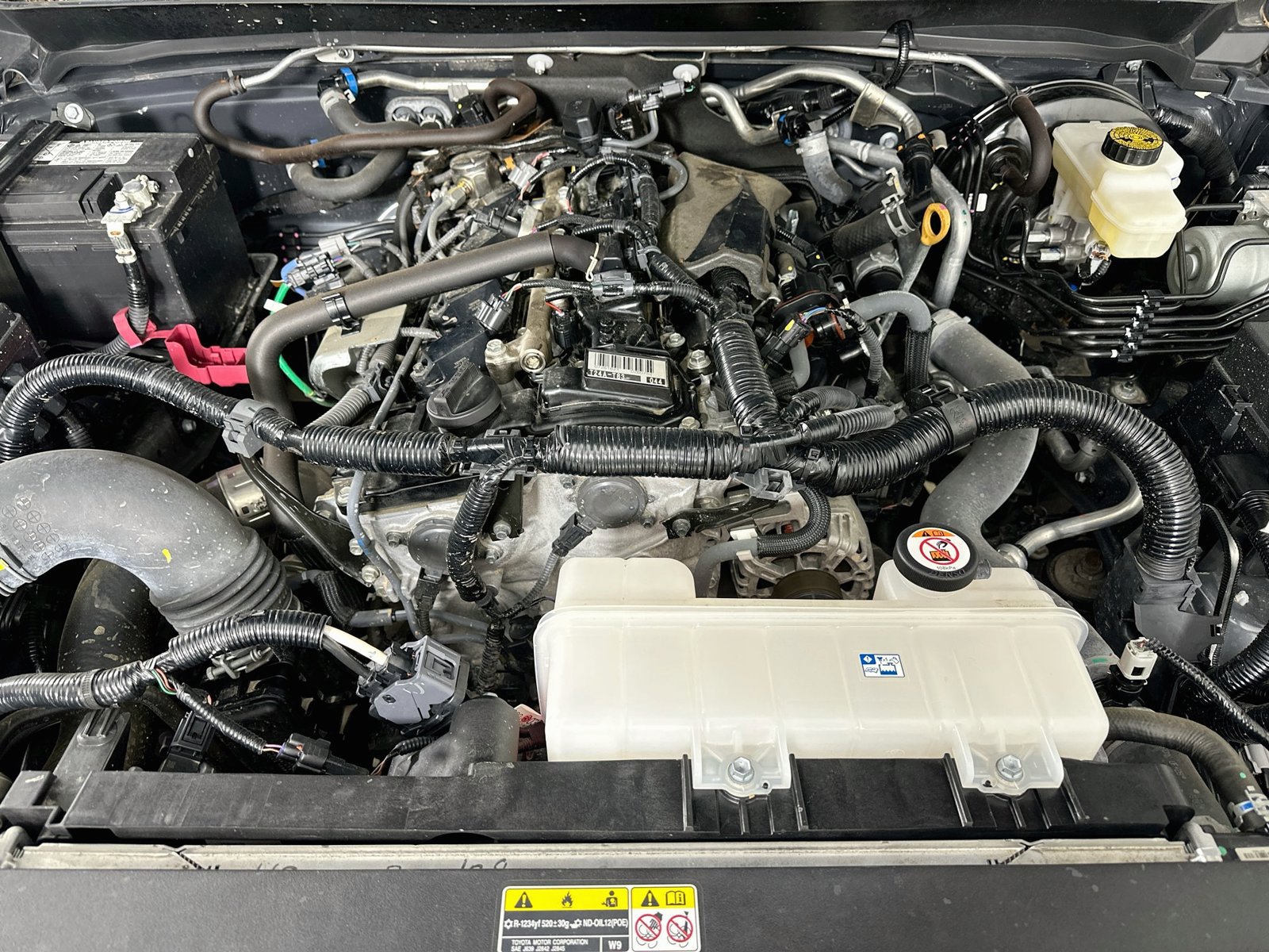 Used 2024 Toyota Tacoma SR w/ SR Upgrade Package AWD/4WD image 12