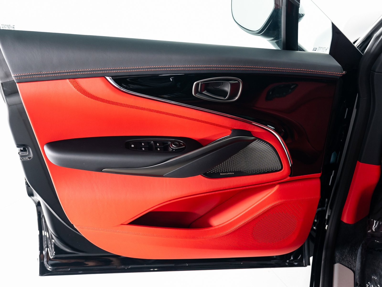 Used 2025 Aston Martin DBX 707 image 11