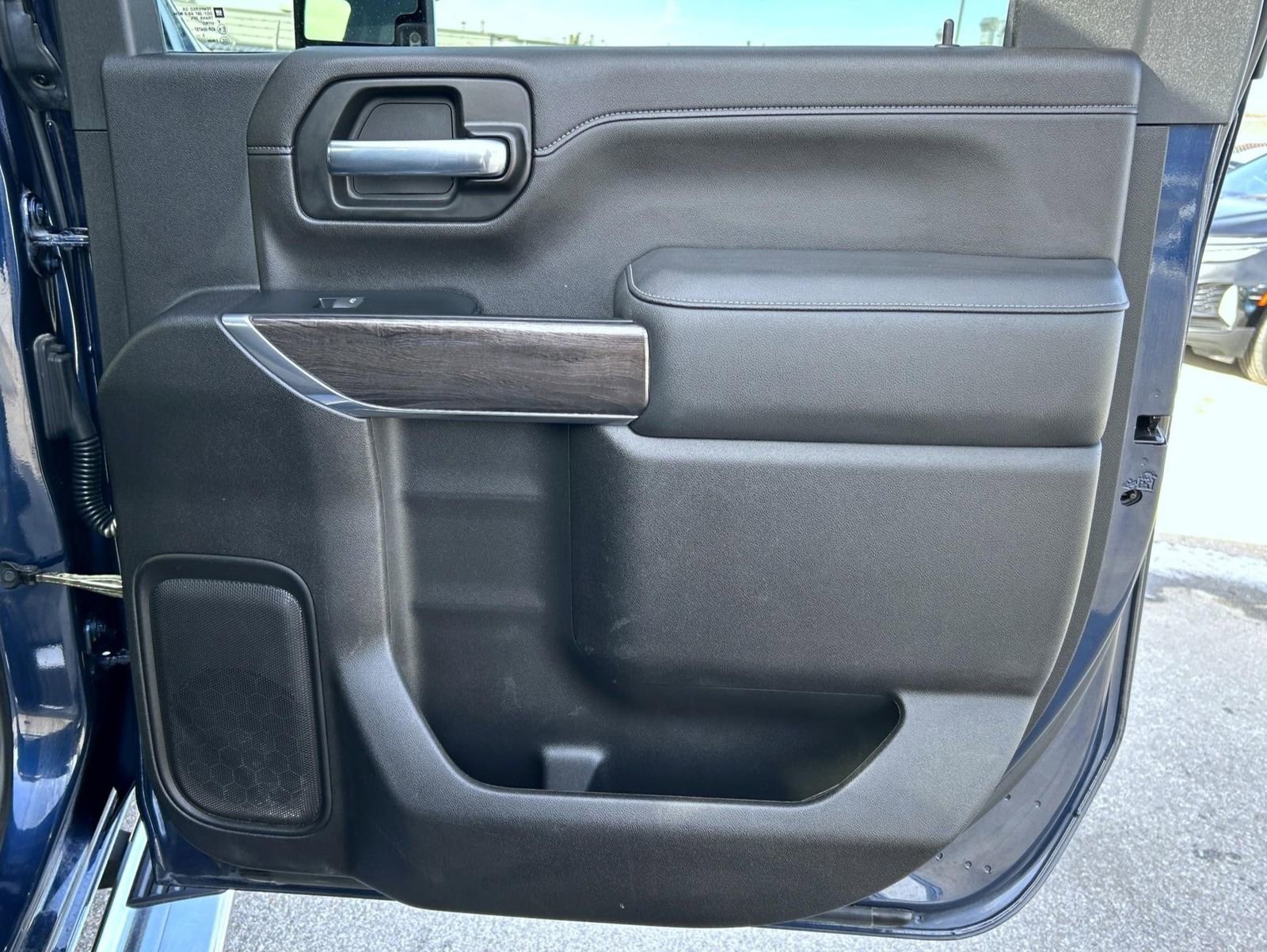 Certified 2023 Chevrolet Silverado 2500 LTZ w/ LTZ Premium Package image 17