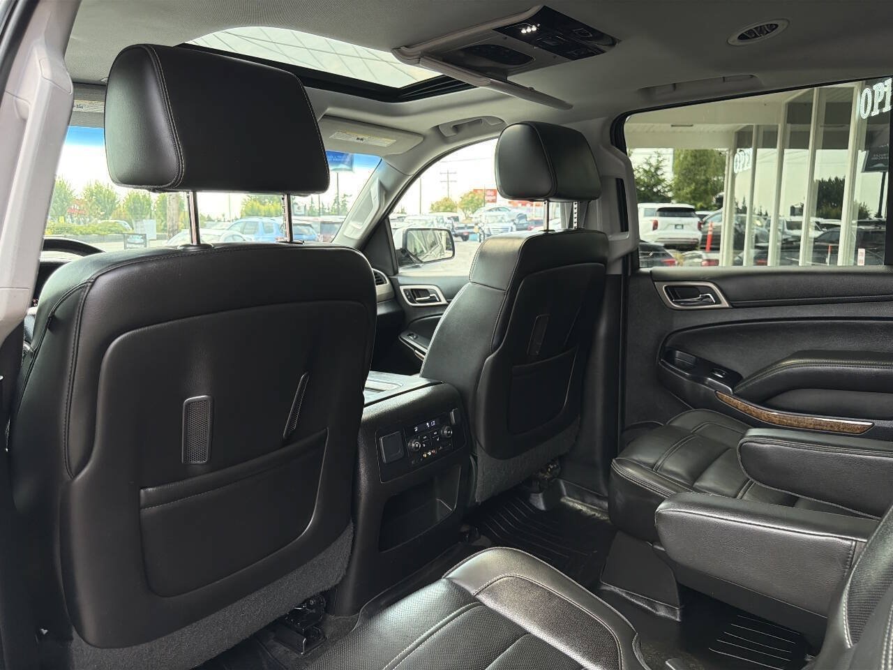 Used 2015 GMC Yukon XL Denali w/ Touring Package AWD/4WD image 33