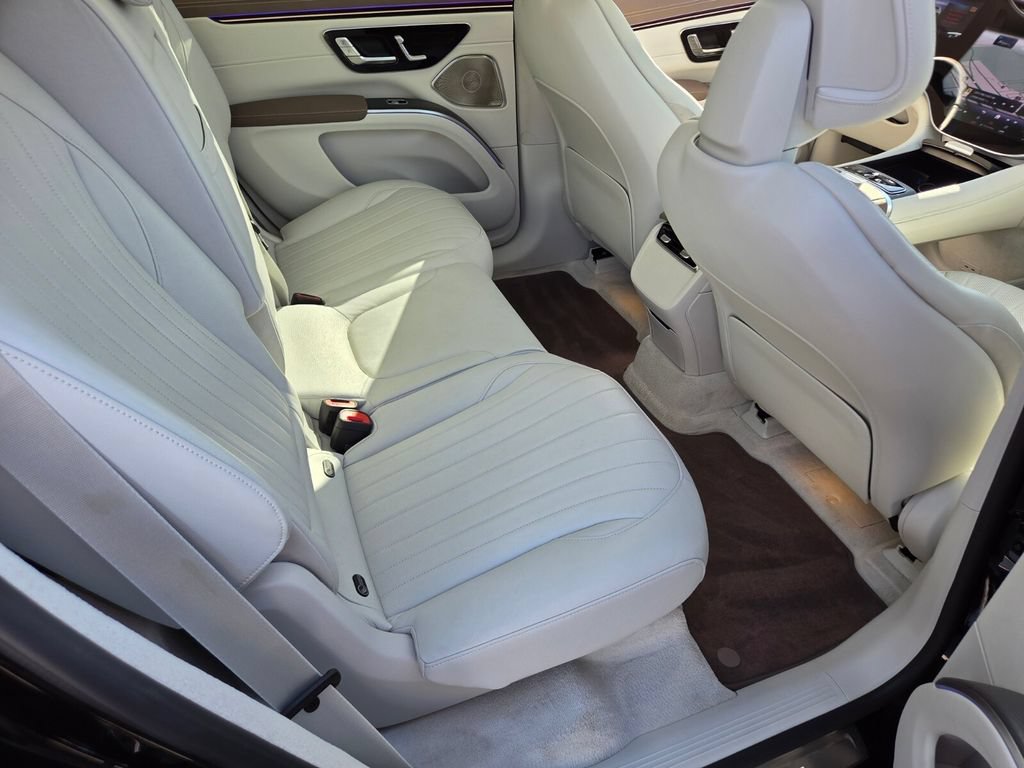 Used 2023 Mercedes-Benz EQS 580 4MATIC SUV image 20