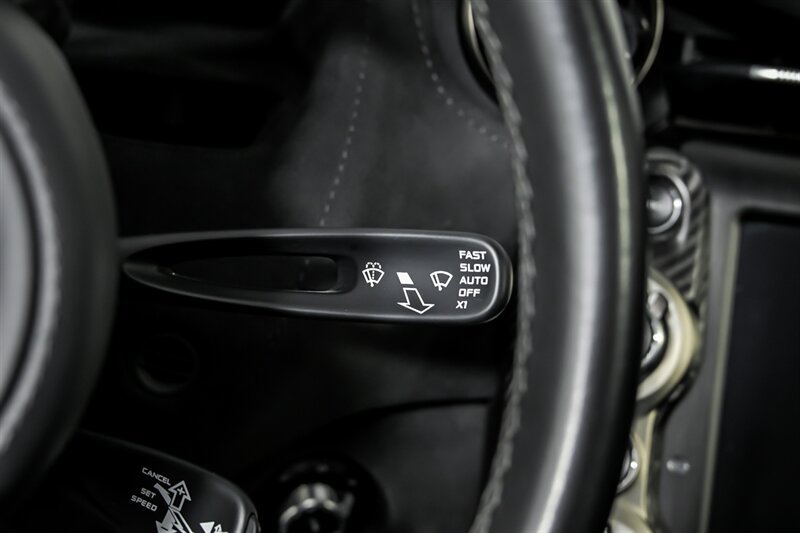 Used 2018 McLaren 720S RWD image 32