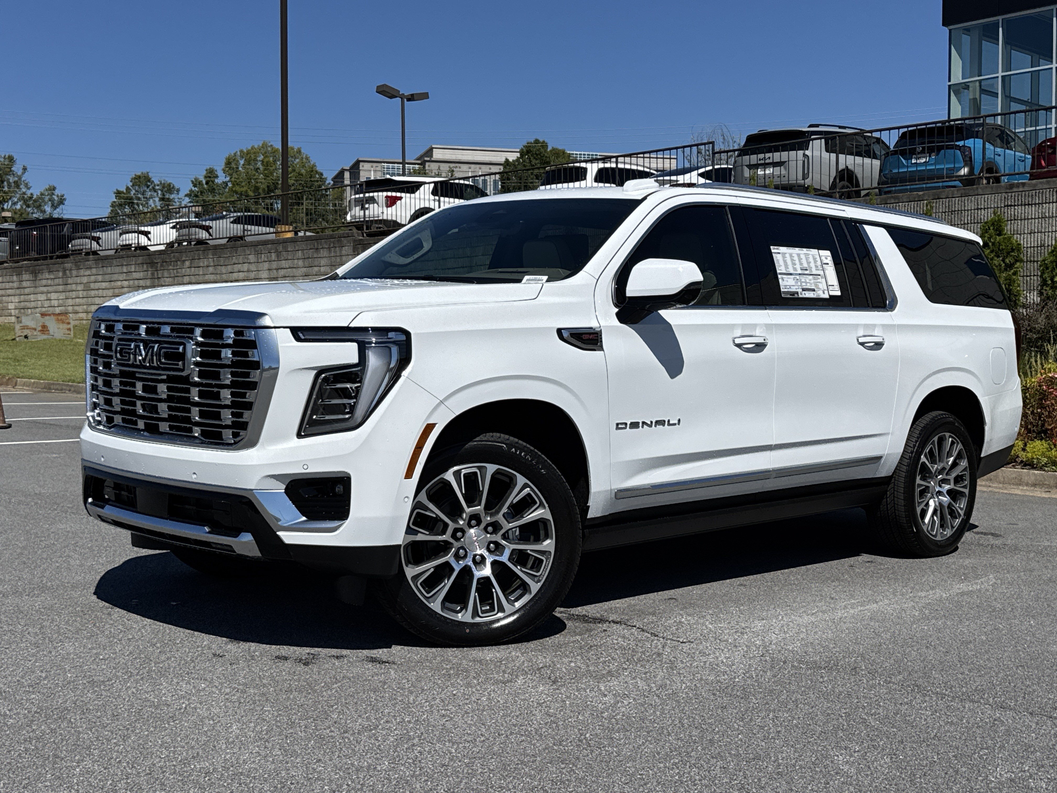 New 2026 GMC Yukon XL Denali w/ Denali Reserve Package AWD/4WD image 5