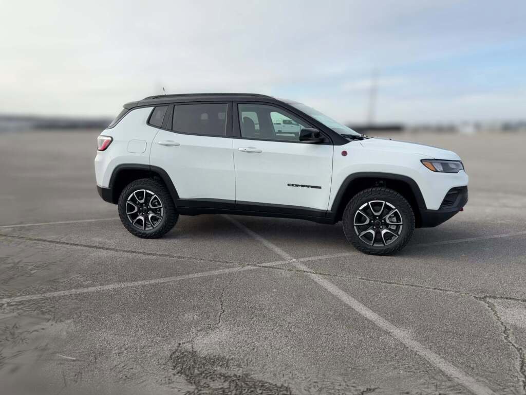 New 2026 Jeep Compass Trailhawk image 14