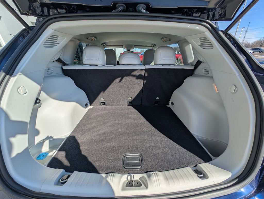 Used 2019 Jeep Compass Latitude w/ Cold Weather Group image 11