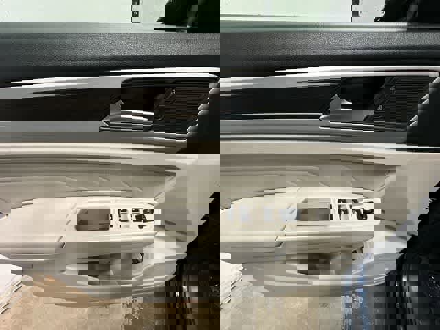 Certified 2023 Volkswagen Atlas SE image 18