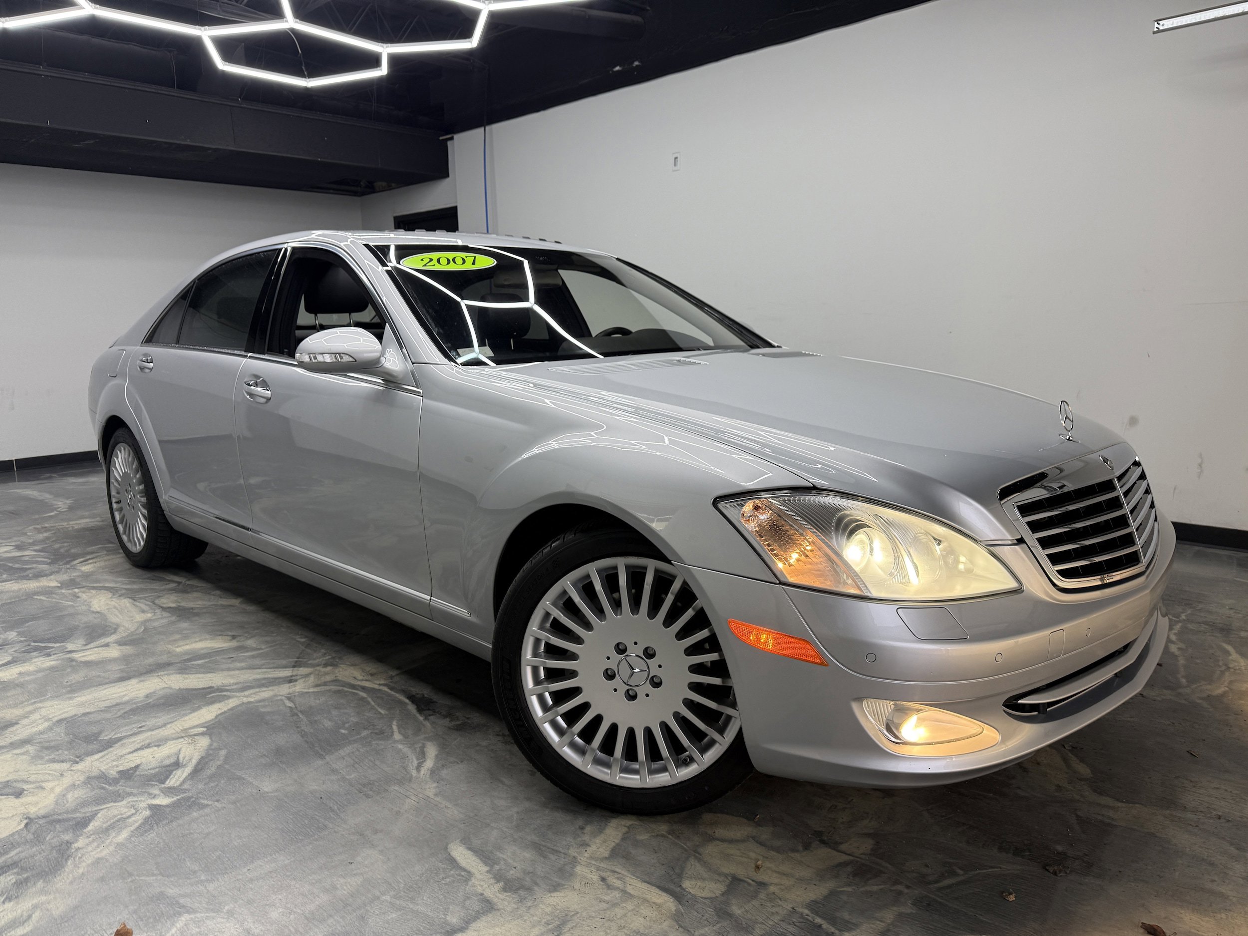 Used 2007 Mercedes-Benz S 550 4MATIC image 3