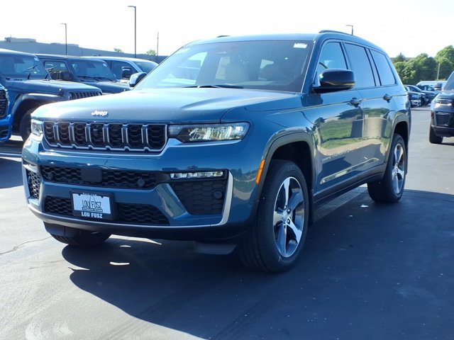 New 2026 Jeep Grand Cherokee L Limited w/ Luxury Tech Group II AWD/4WD image 2