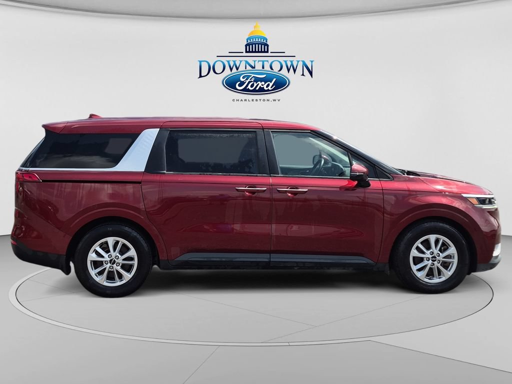 Used 2023 Kia Carnival LX FWD image 2