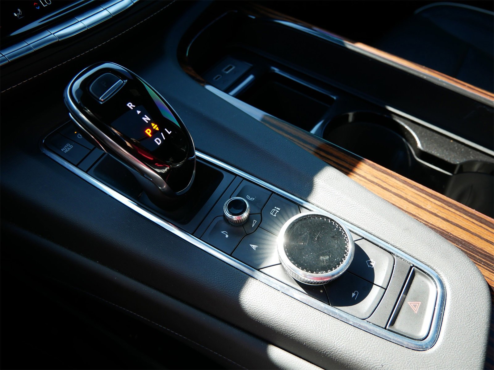 Used 2021 Cadillac Escalade Premium Luxury w/ Performance Package image 22