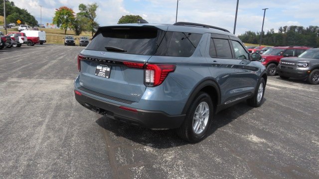 Used 2025 Ford Explorer Active image 7