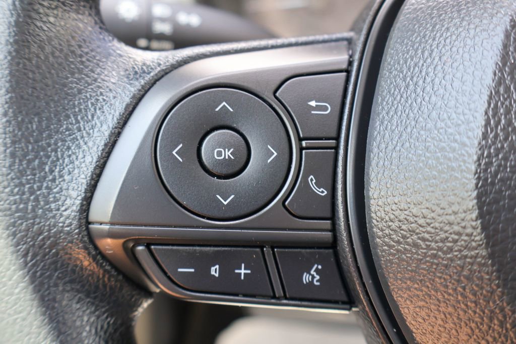 Used 2025 Toyota Corolla LE FWD image 13