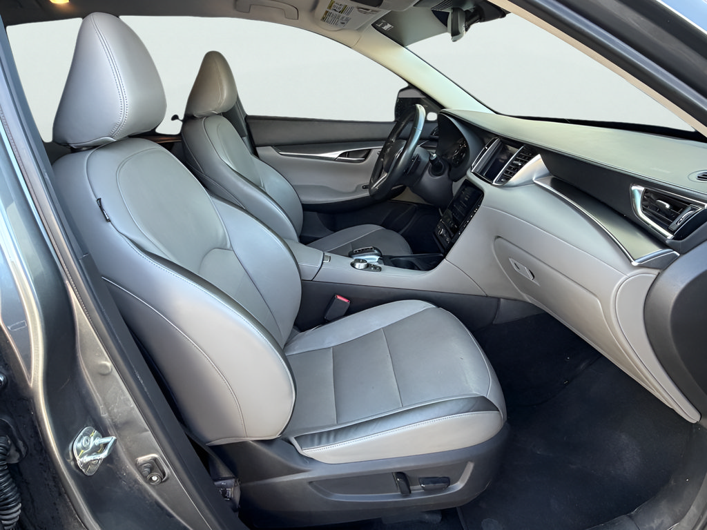 Used 2023 INFINITI QX50 Luxe FWD image 19