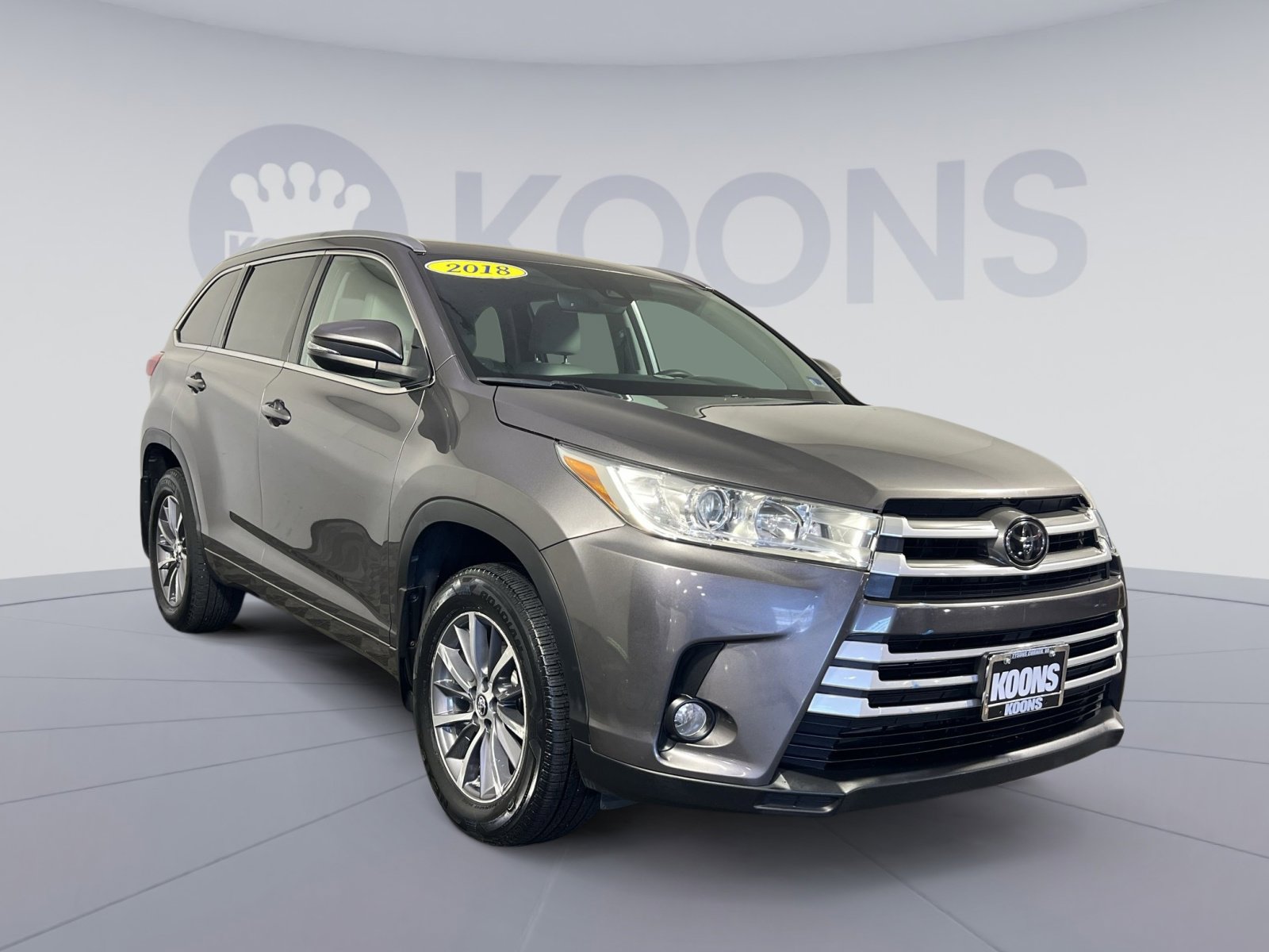 Used 2018 Toyota Highlander XLE image 1