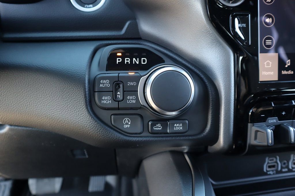 New 2026 RAM 1500 4x4 Crew Cab image 9