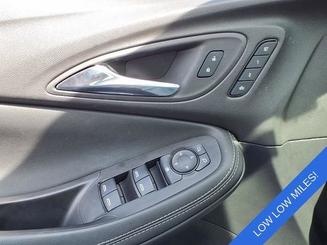 Used 2023 Buick Encore GX Essence w/ Experience Buick Package FWD image 18