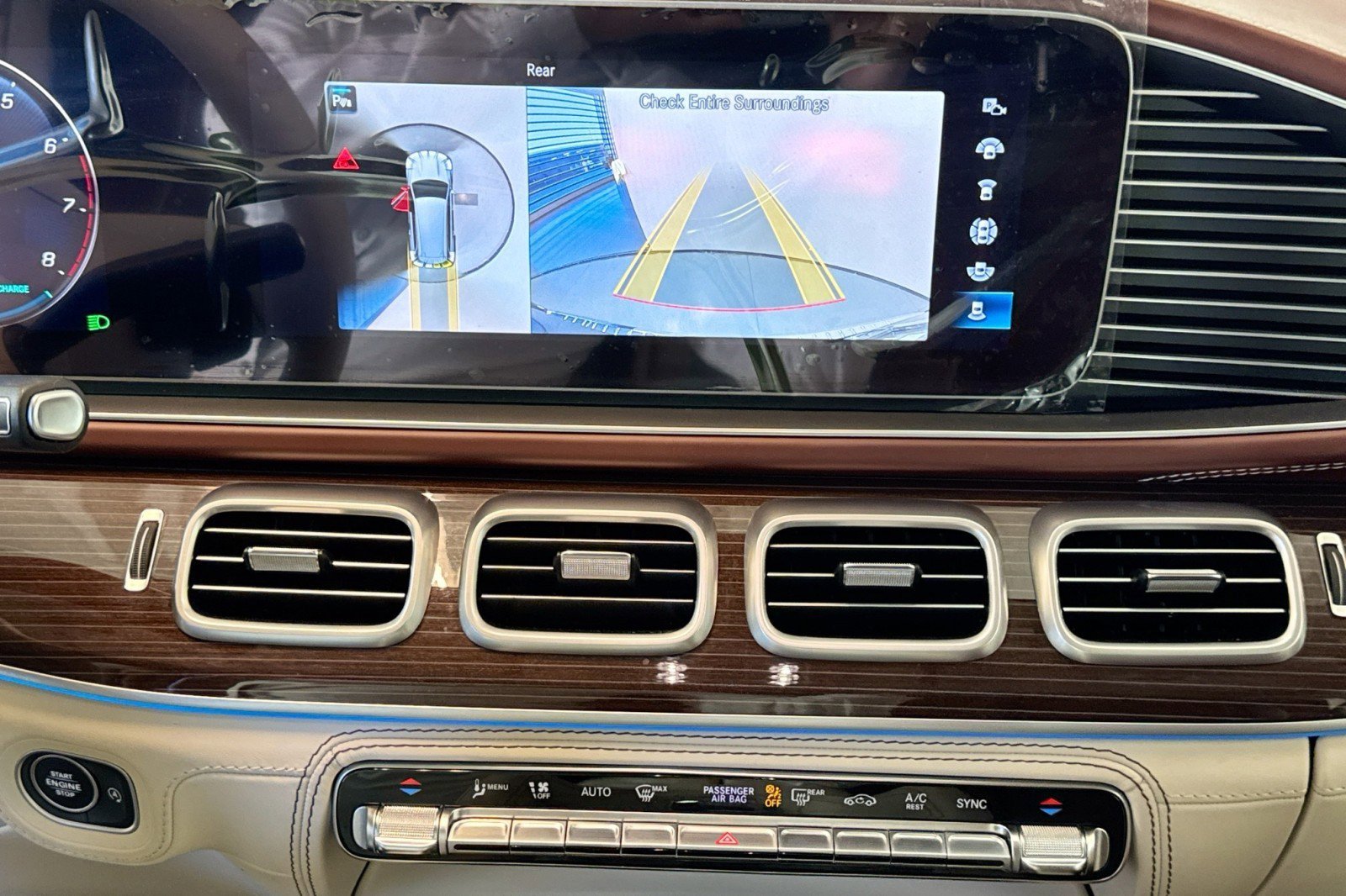 Used 2023 Mercedes-Benz Maybach GLS 600 4MATIC image 14