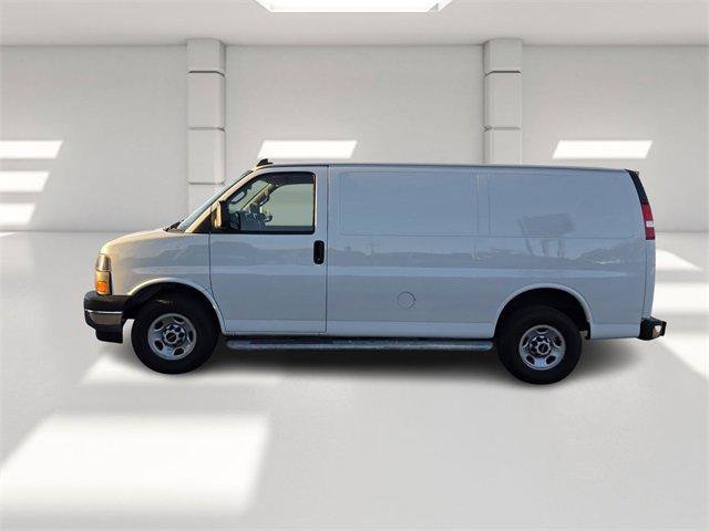 Used 2024 GMC Savana 2500 w/ Driver Convenience Package image 2
