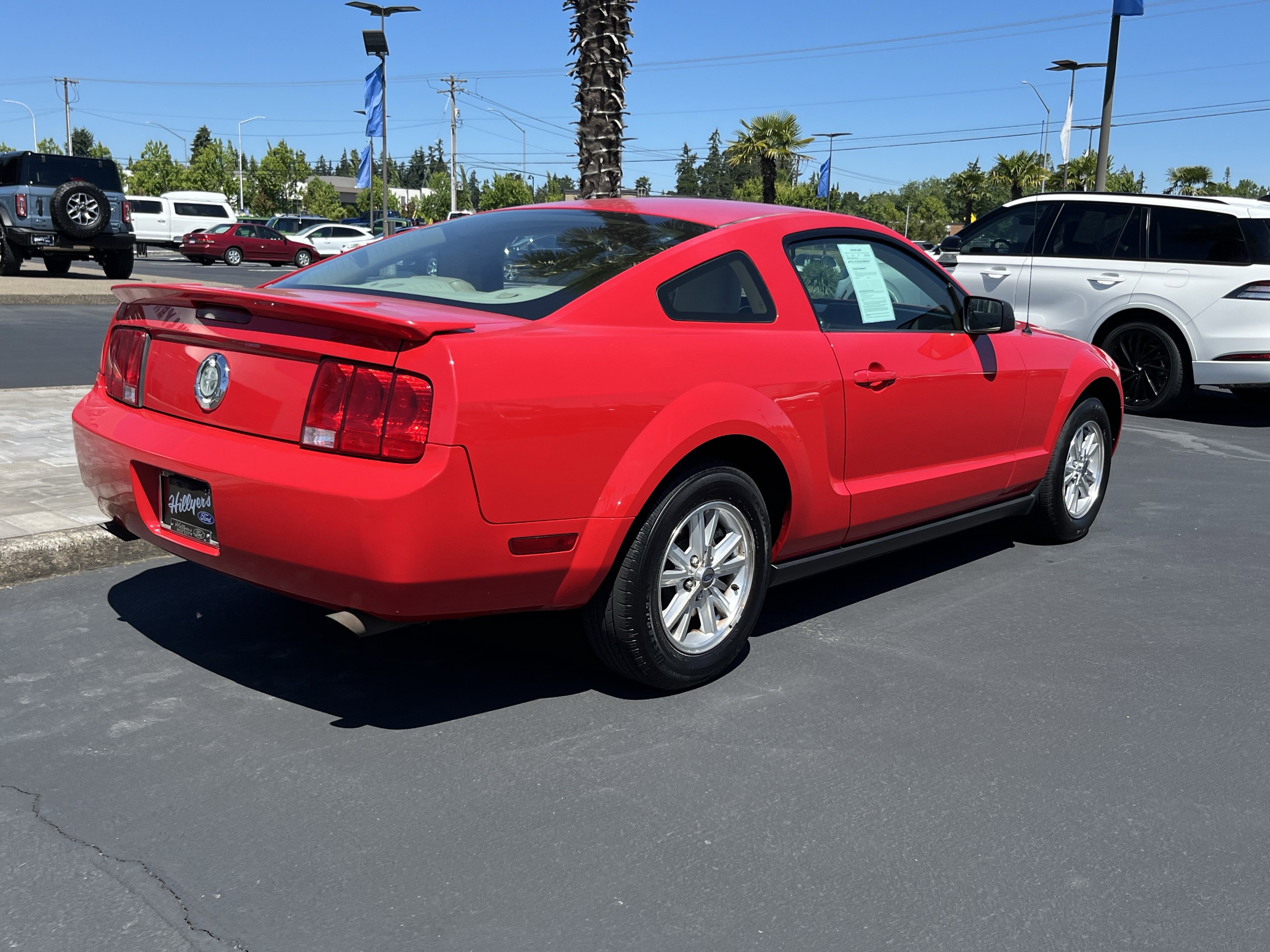 Used 2007 Ford Mustang Premium RWD image 3