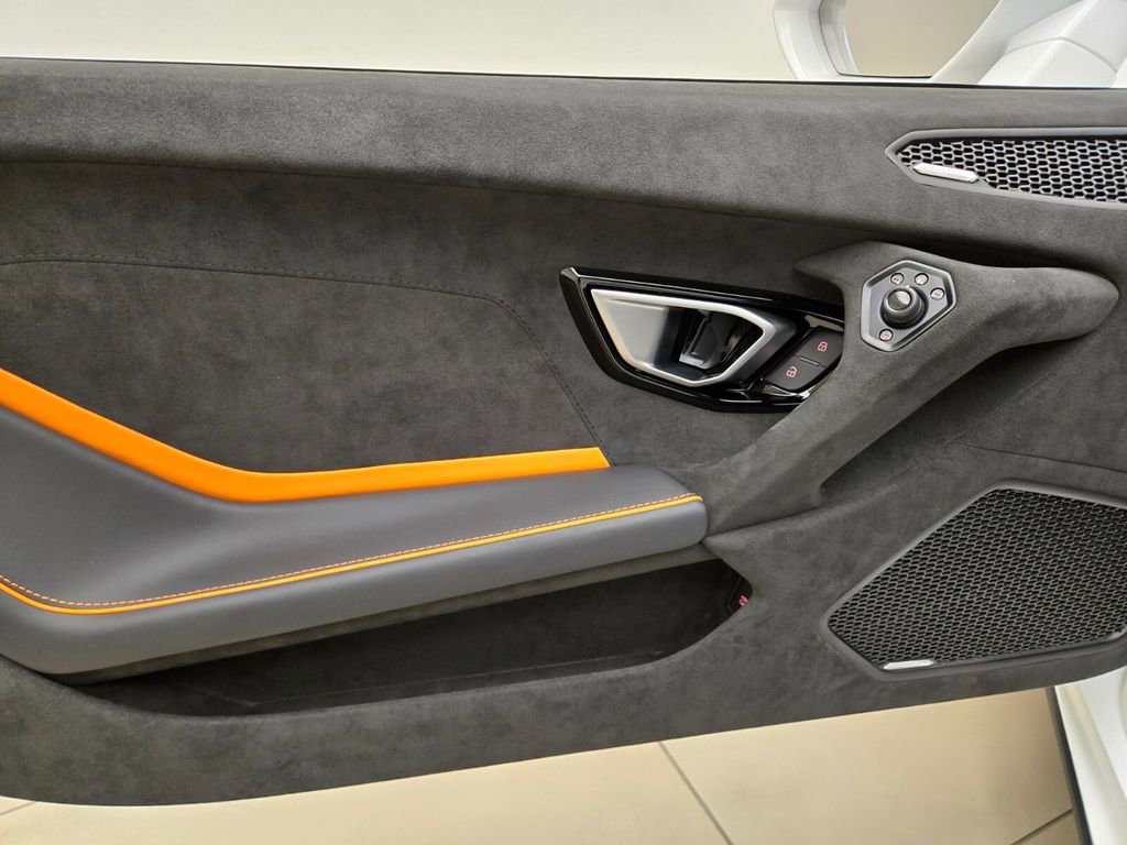 Used 2023 Lamborghini Huracan Tecnica image 29