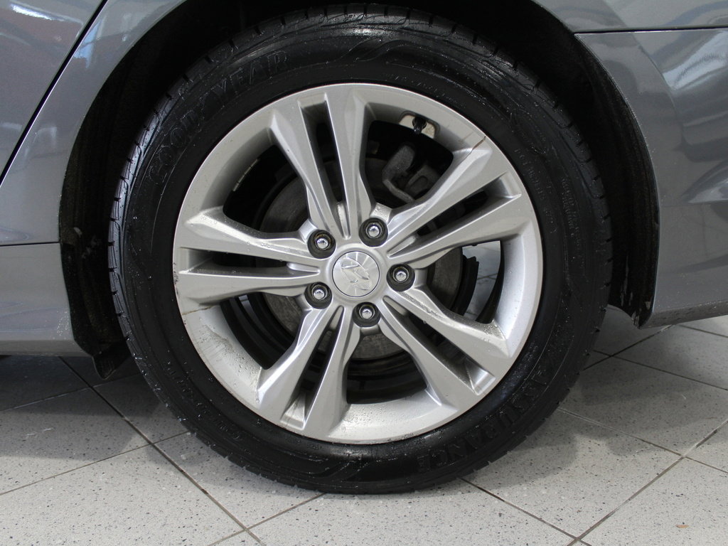 Used 2019 Hyundai Sonata Limited image 12