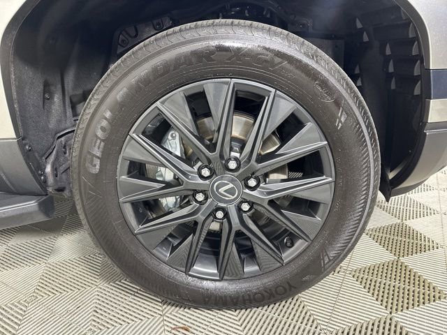 Used 2024 Lexus GX 550 w/ Cold Area Package image 6