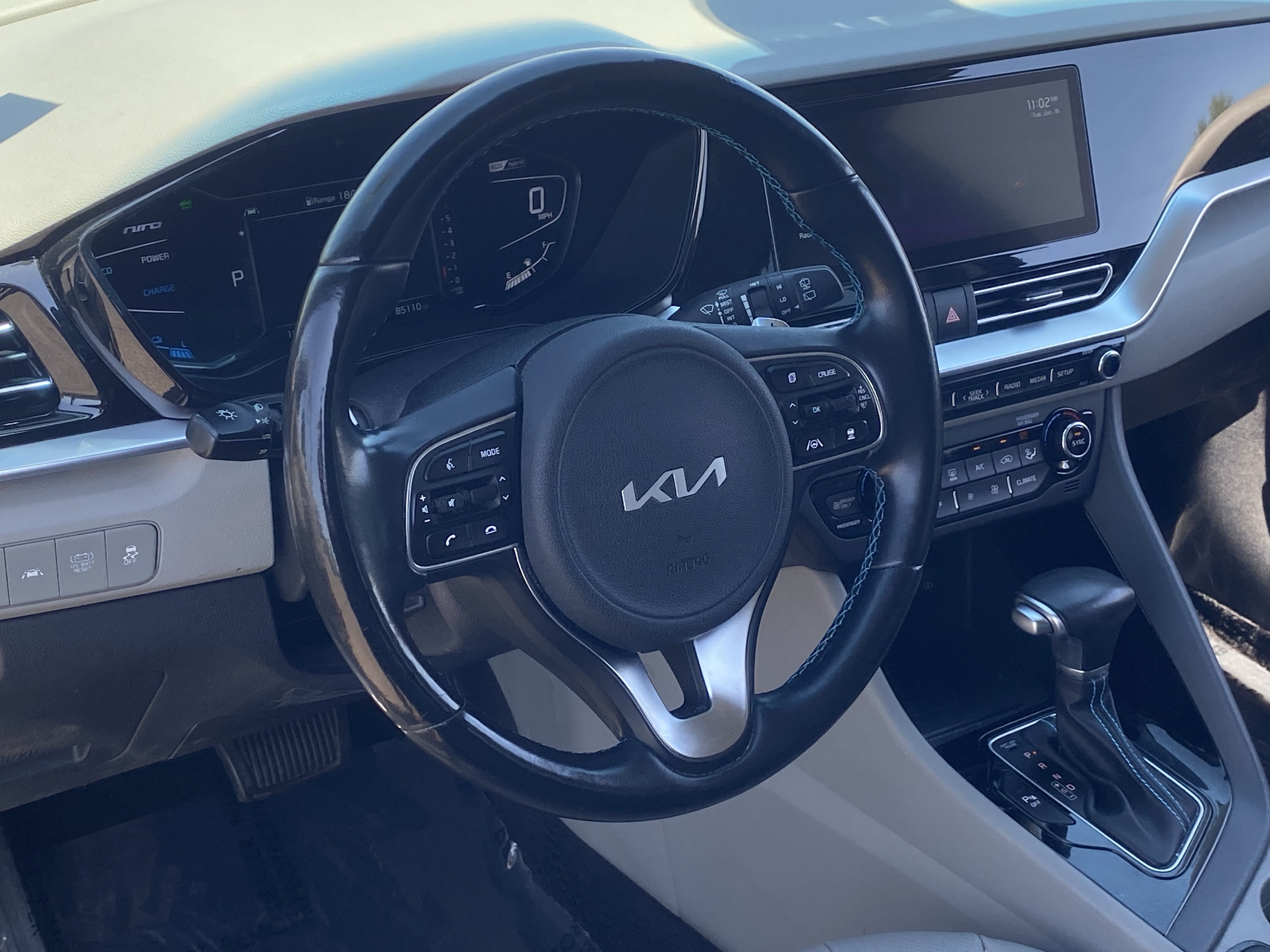 Used 2022 Kia Niro EX Premium FWD image 21