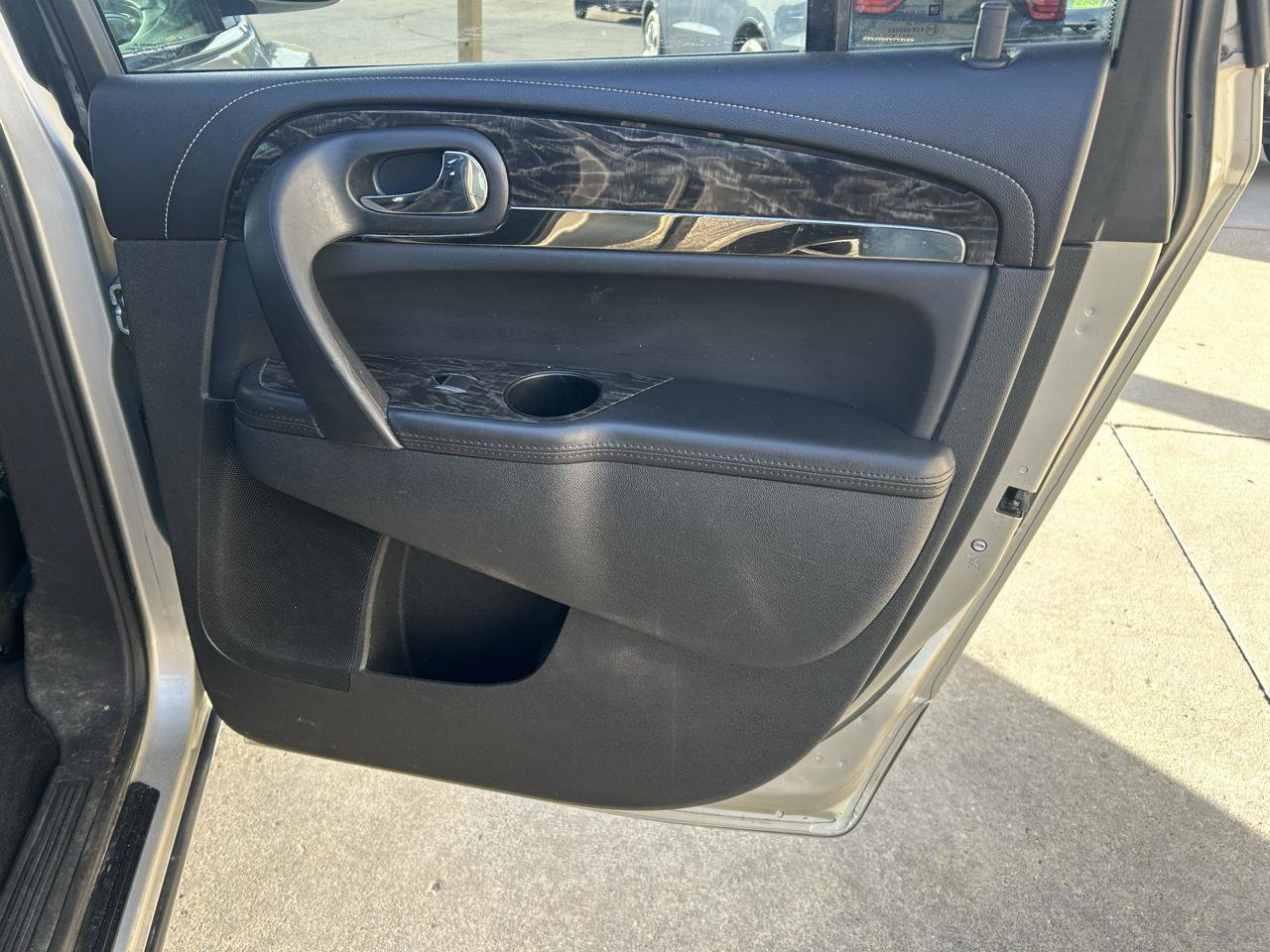 Used 2013 Buick Enclave Leather FWD image 16