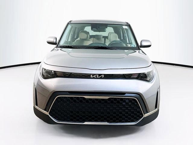 Used 2025 Kia Soul LX w/ LX Technology Package image 3