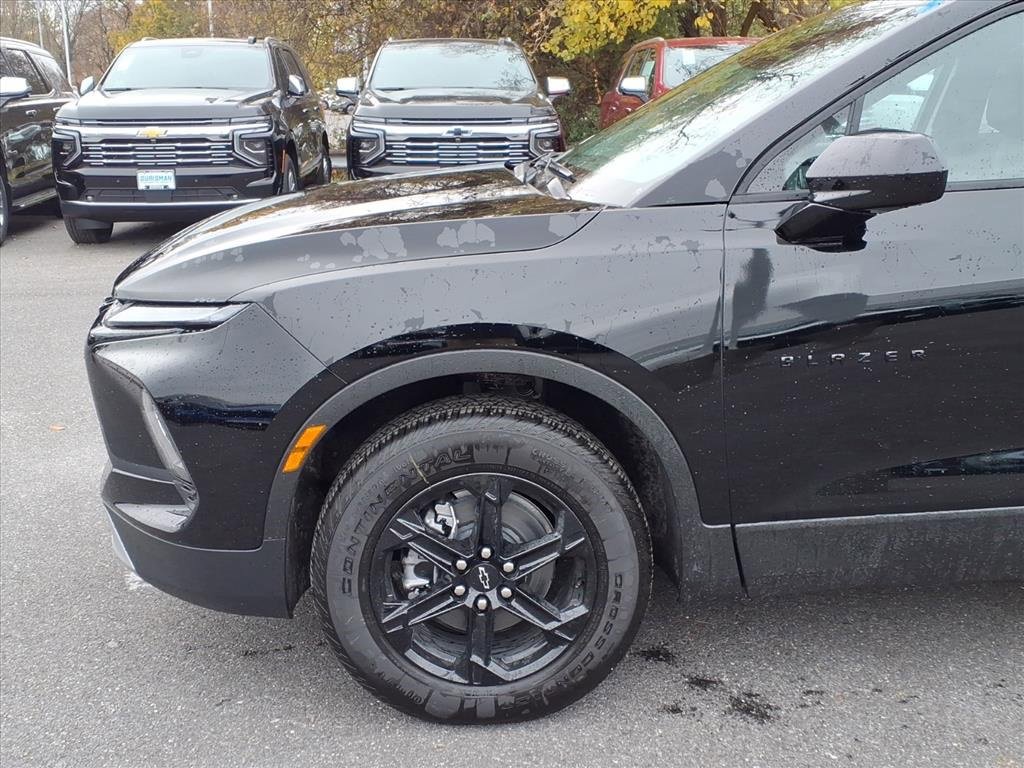 New 2025 Chevrolet Blazer LT w/ Midnight/Sport Edition image 6