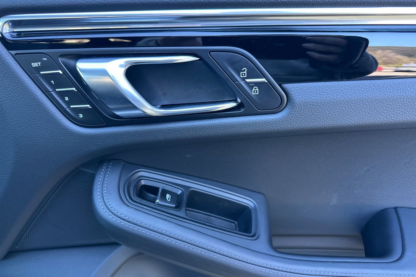 Used 2025 Porsche Macan image 20