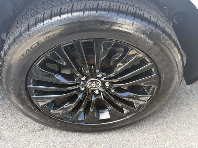 Certified 2023 Toyota Venza Nightshade AWD/4WD image 11