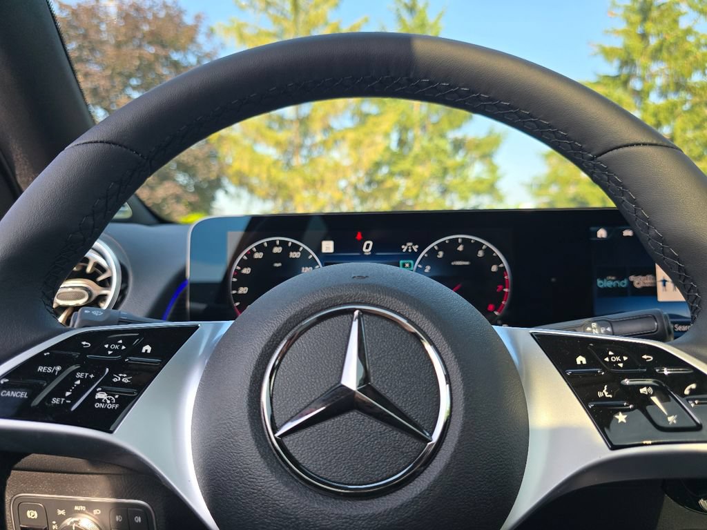 New 2026 Mercedes-Benz GLB 250 4MATIC image 26