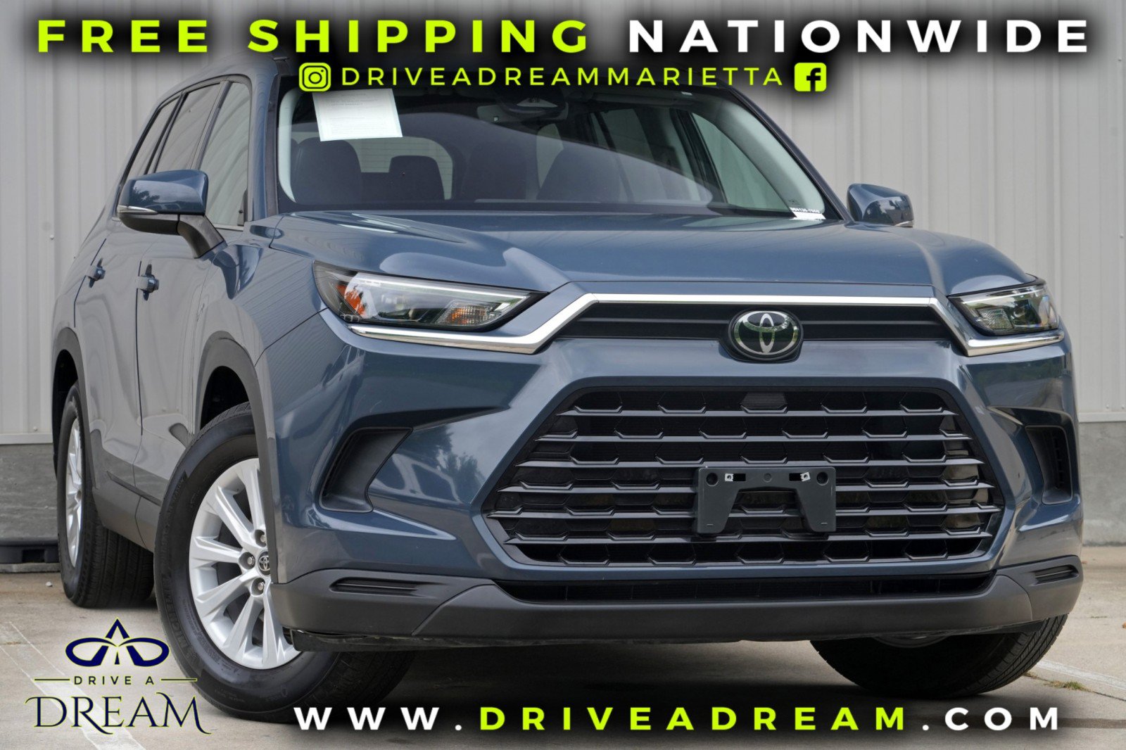 Used 2024 Toyota Grand Highlander FWD image 2