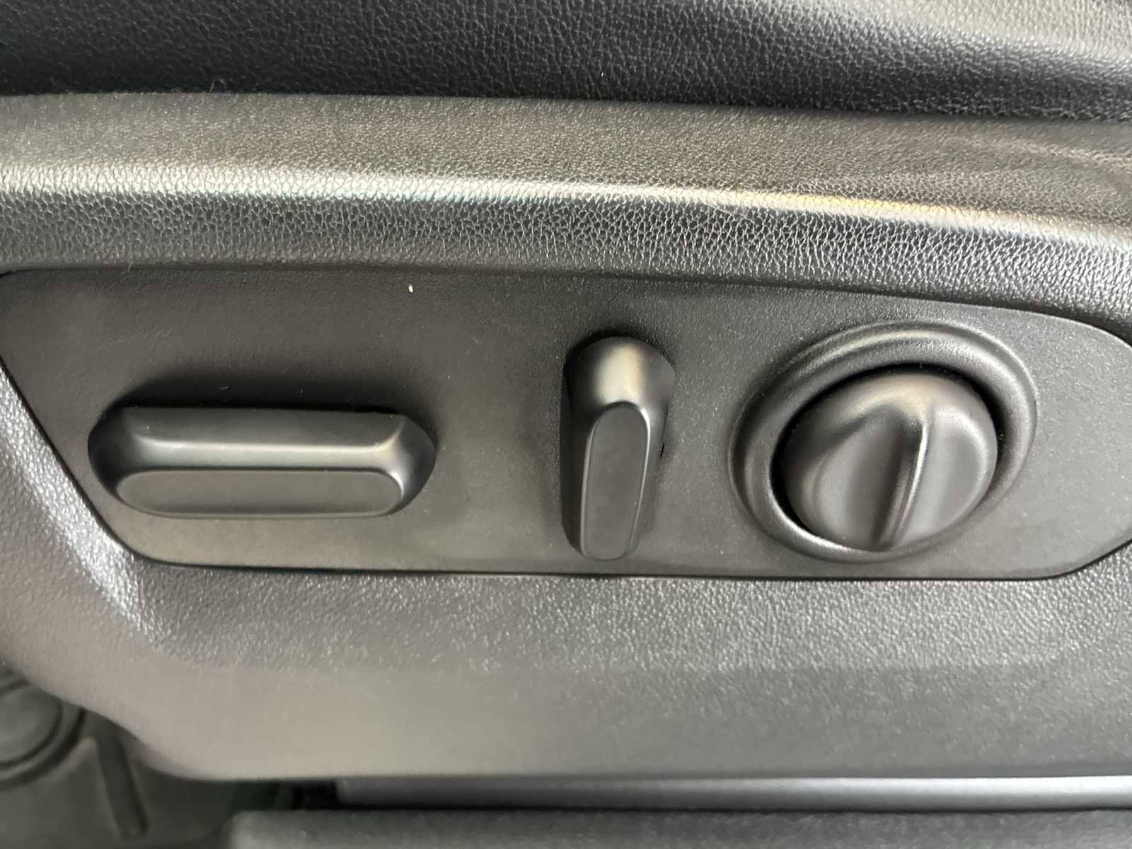 Used 2019 Chevrolet Silverado 1500 RST image 14