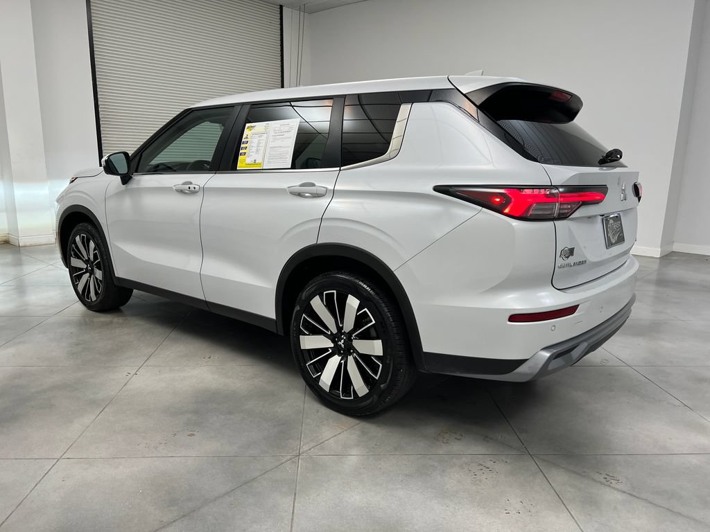 Used 2025 Mitsubishi Outlander SE AWD/4WD image 6