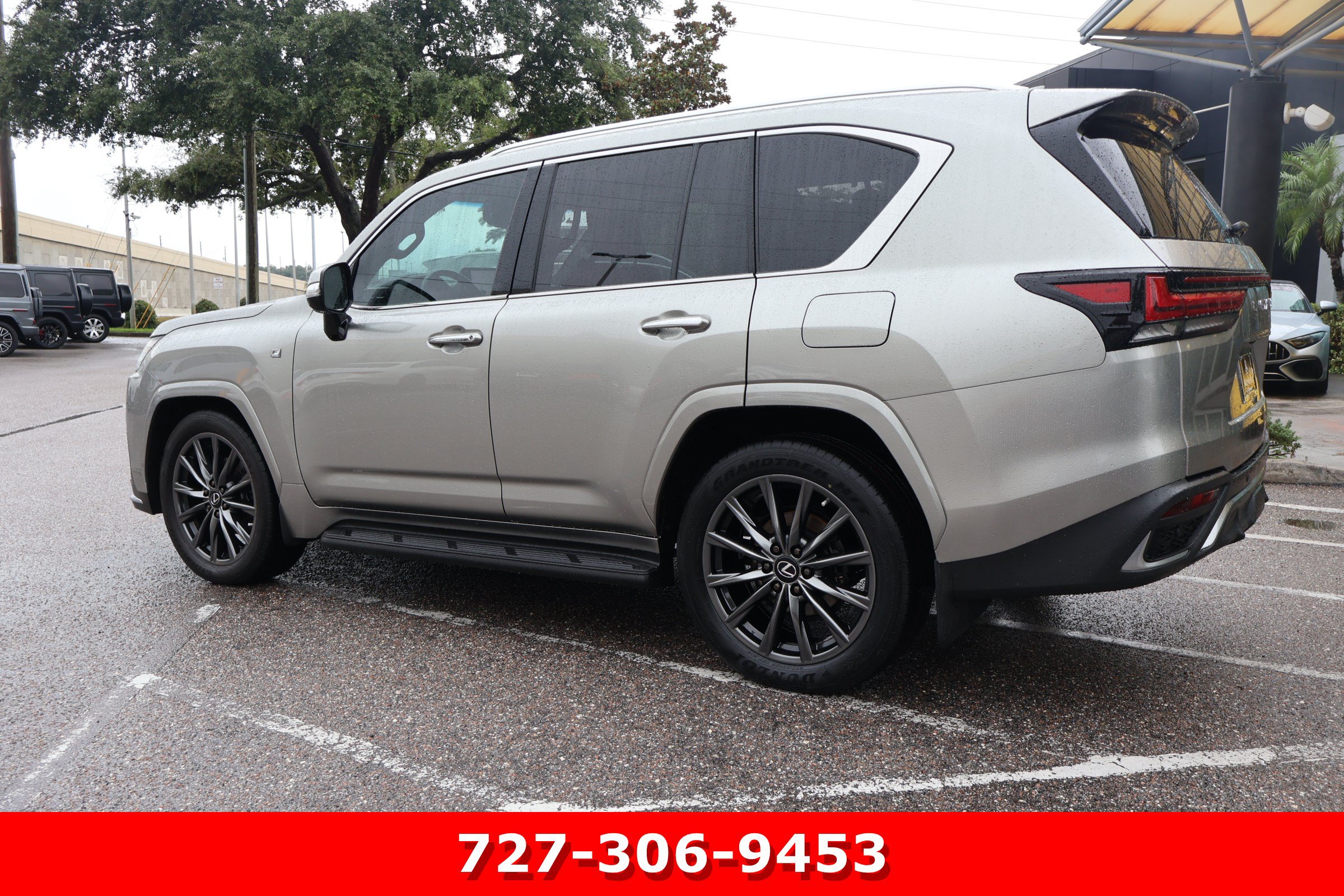 Used 2022 Lexus LX 600 F Sport w/ Accessory Package (Z1) AWD/4WD image 7