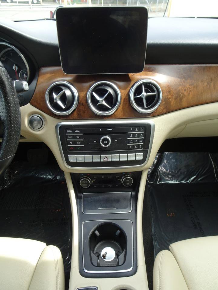 Used 2018 Mercedes-Benz GLA 250 4MATIC image 15