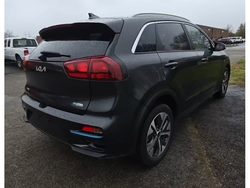 Used 2022 Kia Niro EX w/ Cold Weather Package image 3