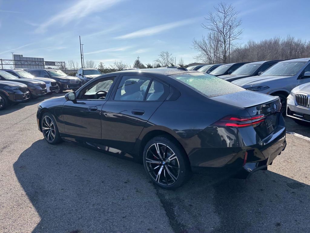 New 2026 BMW 550e xDrive image 5