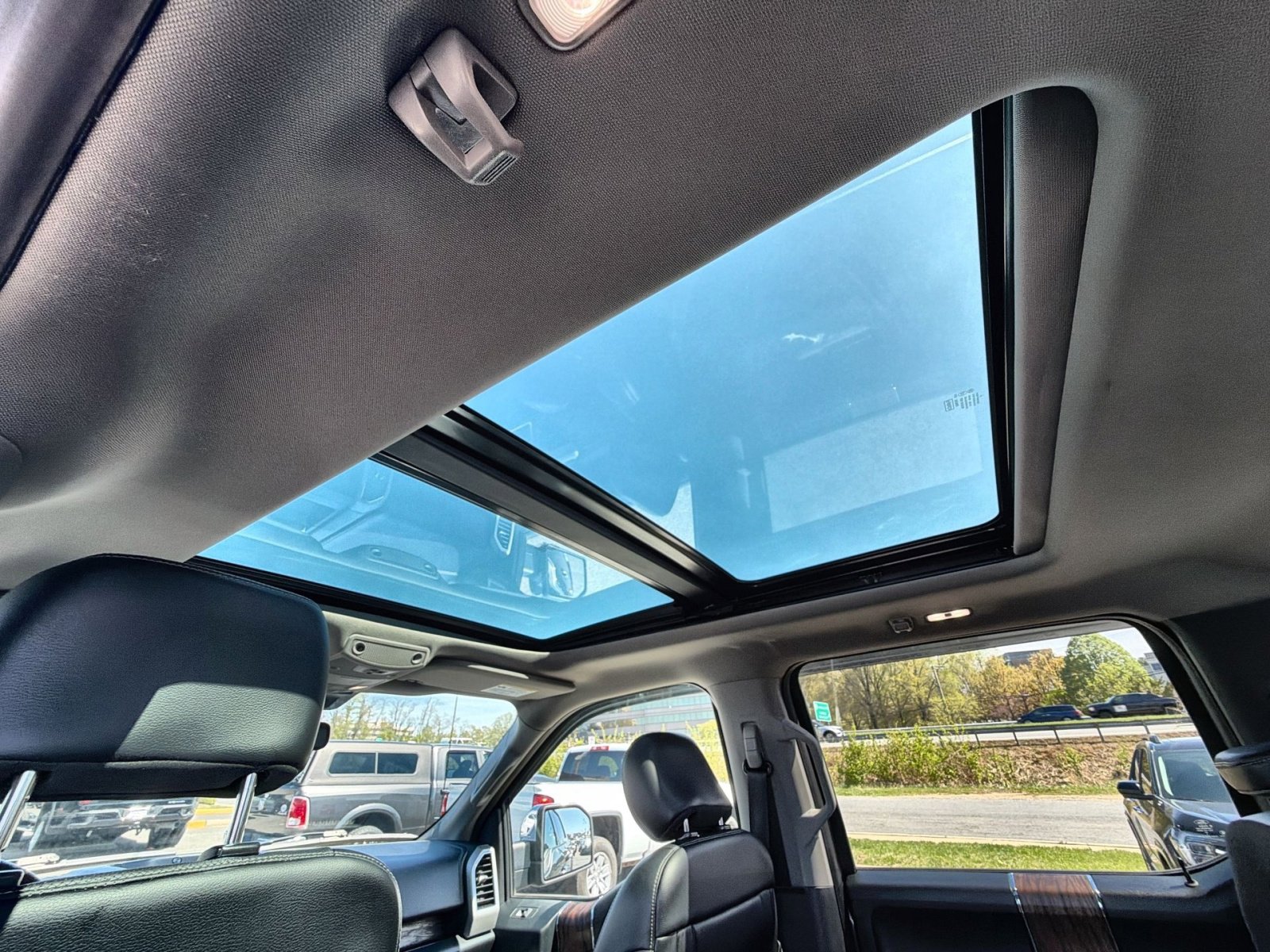 Used 2018 Ford F150 Lariat w/ Equipment Group 502A Luxury image 23