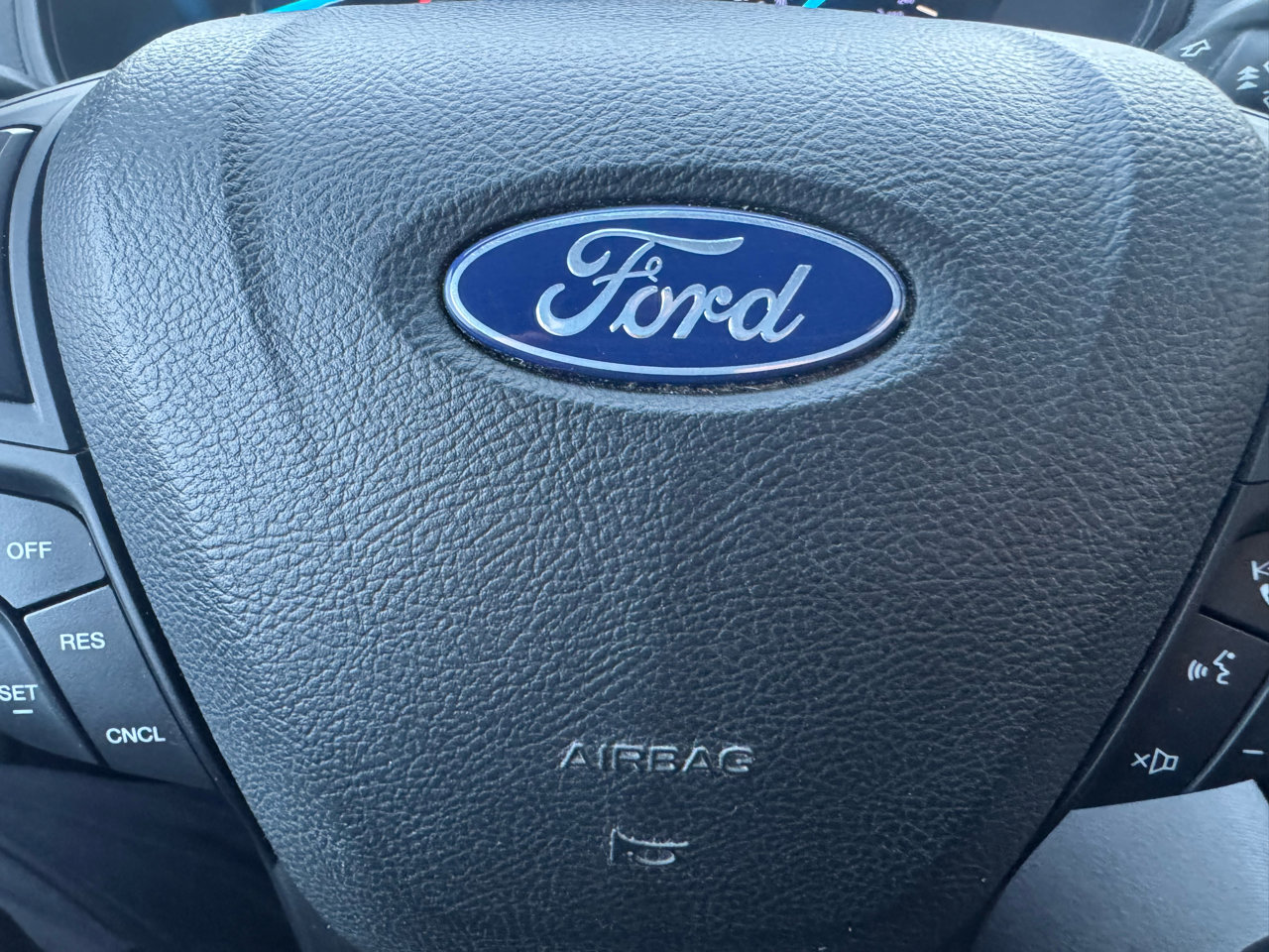 Used 2018 Ford Edge SE image 20