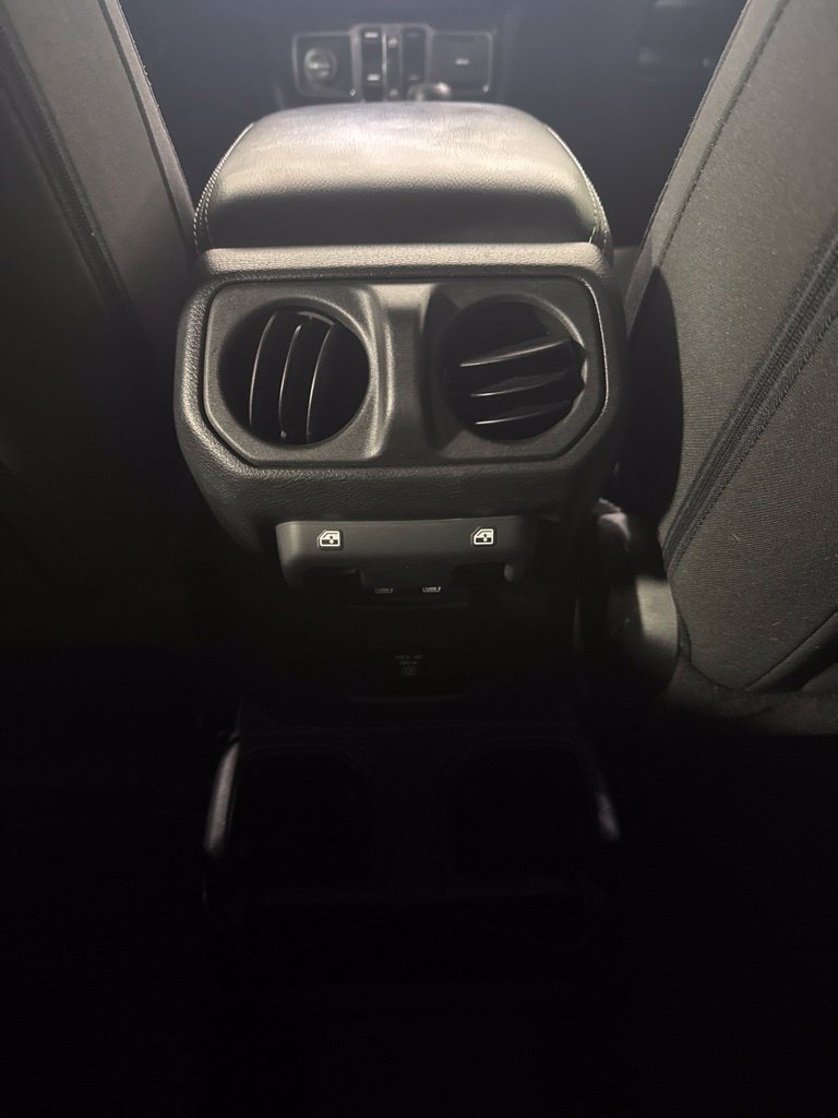 Used 2023 Jeep Wrangler Unlimited Sahara w/ LED Lighting Group AWD/4WD image 27