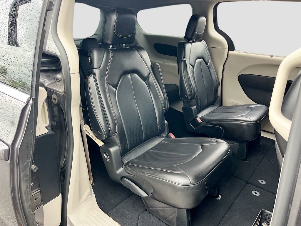 Certified 2020 Chrysler Voyager Lxi image 26