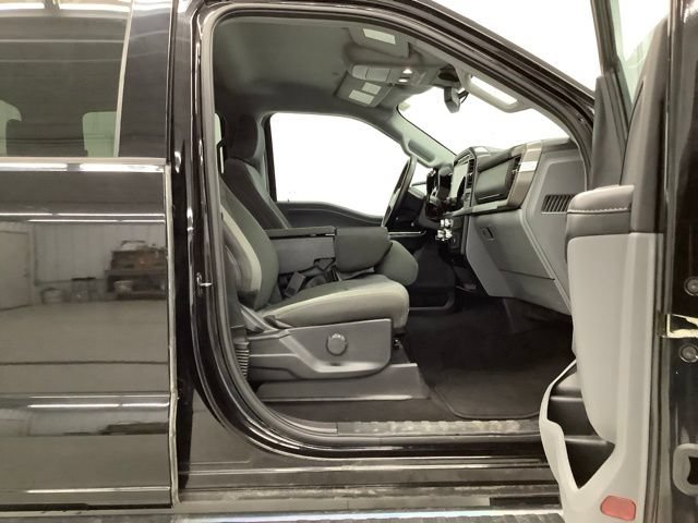 Used 2024 Ford F150 XLT AWD/4WD image 12